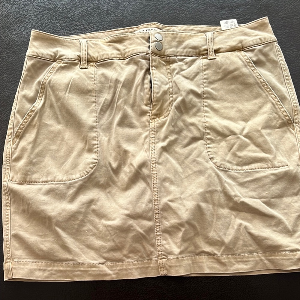 Liverpool Tan skort